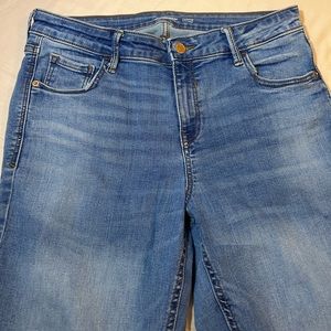 Old Navy Rockstar Super Skinny Jeans — ankle length.